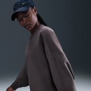 Nike 24.7 ImpossiblySoft Women's Dri-FIT Oversized Crew-Neck in gray Size XS